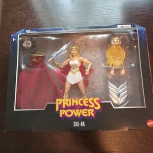 New in box Princess of Power action figure with accesories/cape